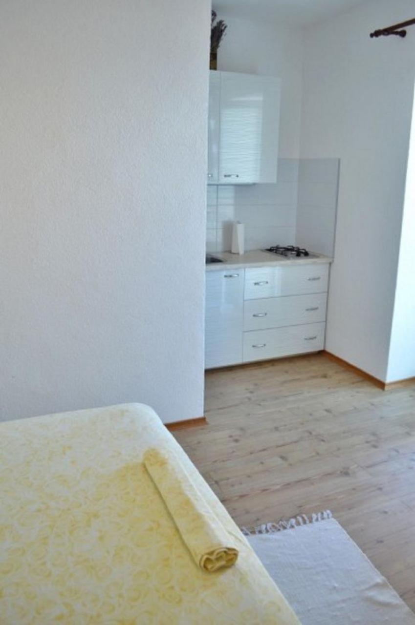Apartment Denko Betina  Extérieur photo