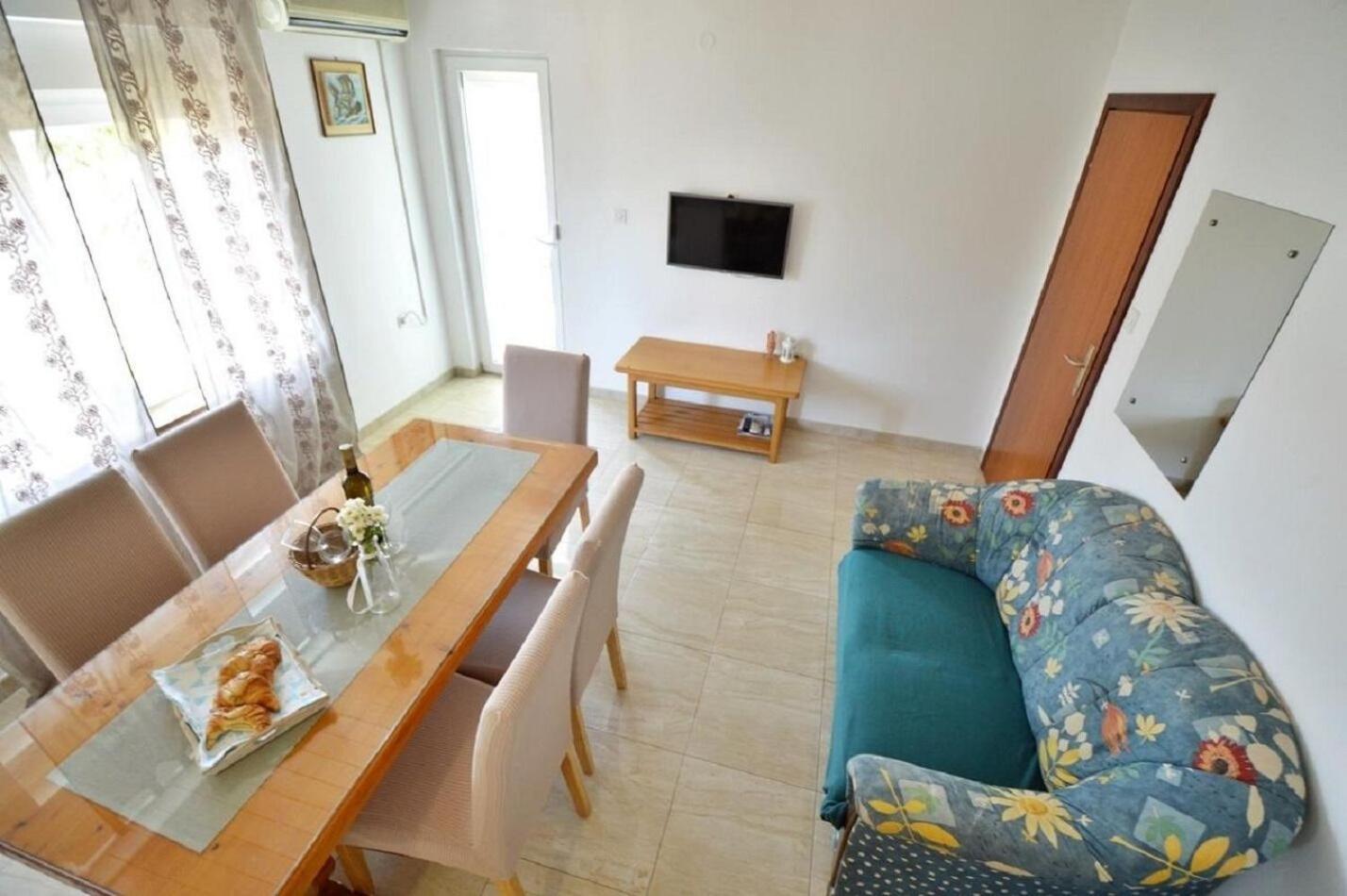 Apartment Denko Betina  Extérieur photo